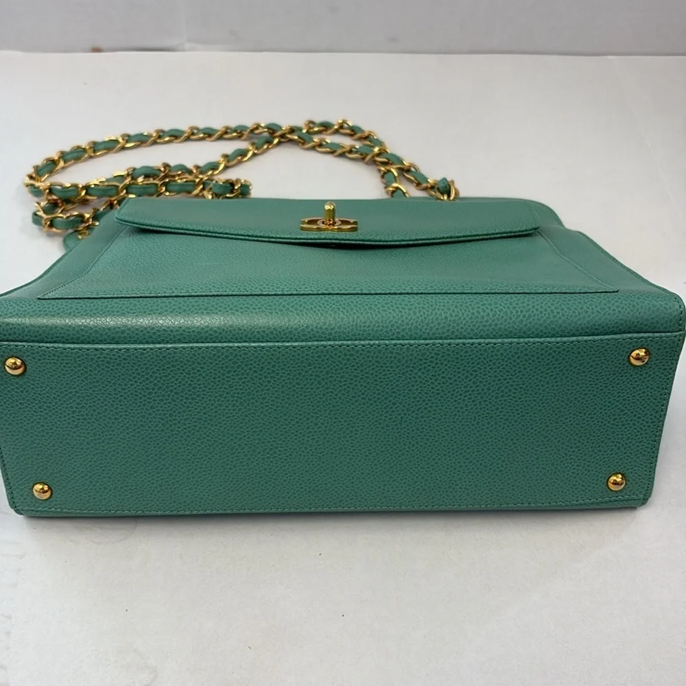 Chanel Vintage Emerald Green Gold Chain Shoulder Bag with CC Logo
